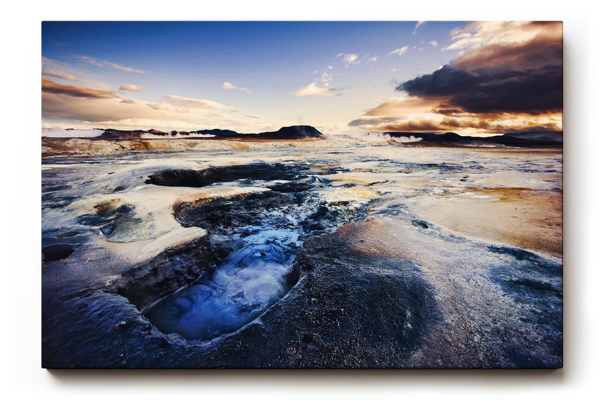Sinus Art Wandbild 120x80cm Faszinierende isländische Lavalandschaft mit Geysiren, Felsen und dramatischem Himmel