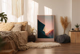 Paul Sinus Wandbild in 40x60cm The Last Light – Abstraktes Bergmotiv in sanften Rosaund Blautönen für moderne Wohnräume