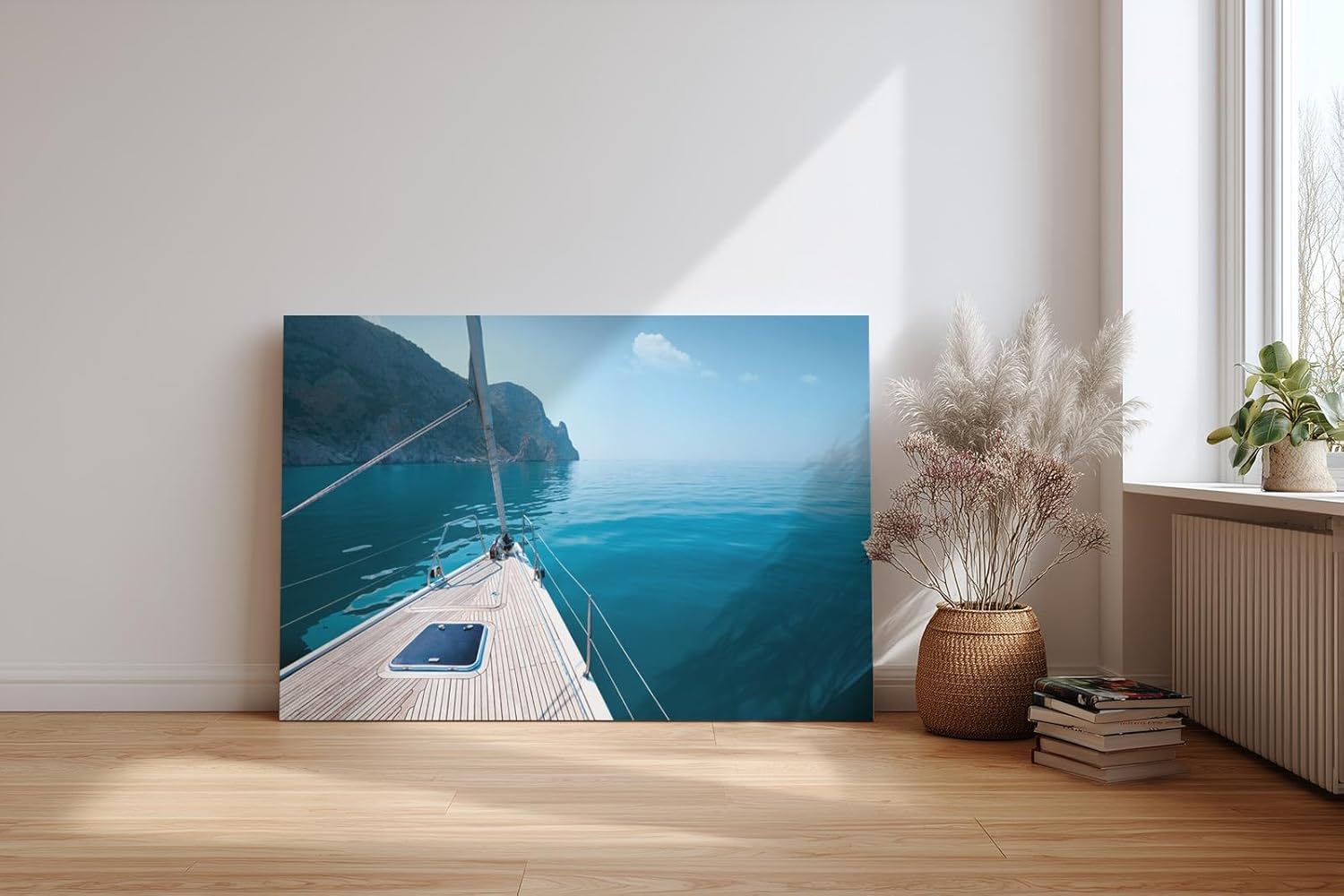 Sinus Art Wandbild 120x80cm Ruhiger Ausblick von einem Segelboot über das glitzernde Wasser zur felsigen Küste