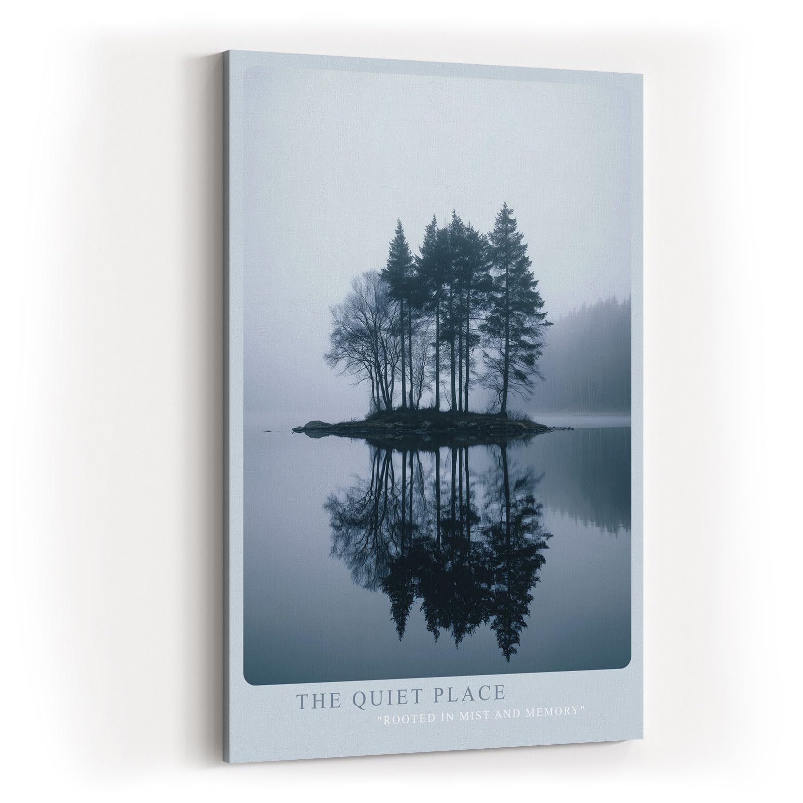 Paul Sinus Wandbild in 40x60cm The Quiet Place – Nebelige Bauminsel mit Spiegelung im See, beruhigendes Naturmotiv in sanften Blautönen