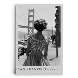 Paul Sinus Leinwandbild 80x120cm San Francisco USA Leinwandbild elegante Frau in Vintage-Kleid vor der Golden Gate Bridge