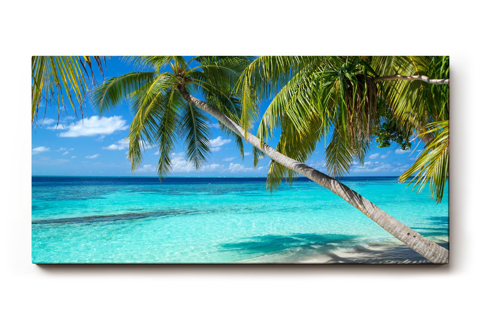 Sinus Art Wandbild 120x80cm Tropischer Strand mit weißen Sand und schattenspendenden Palmen als Urlaubsidyll