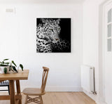 Paul Sinus Art Leinwandbilder | Bilder Leinwand 60x60cm Portrait eines liegenden Leoparden schwarzweiß