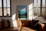 Paul Sinus Wandbild in 40x60cm The Sleeping Hills – sanfte Hügellandschaft in harmonischen Grüntönen für ruhige und stilvolle Raumgestaltung