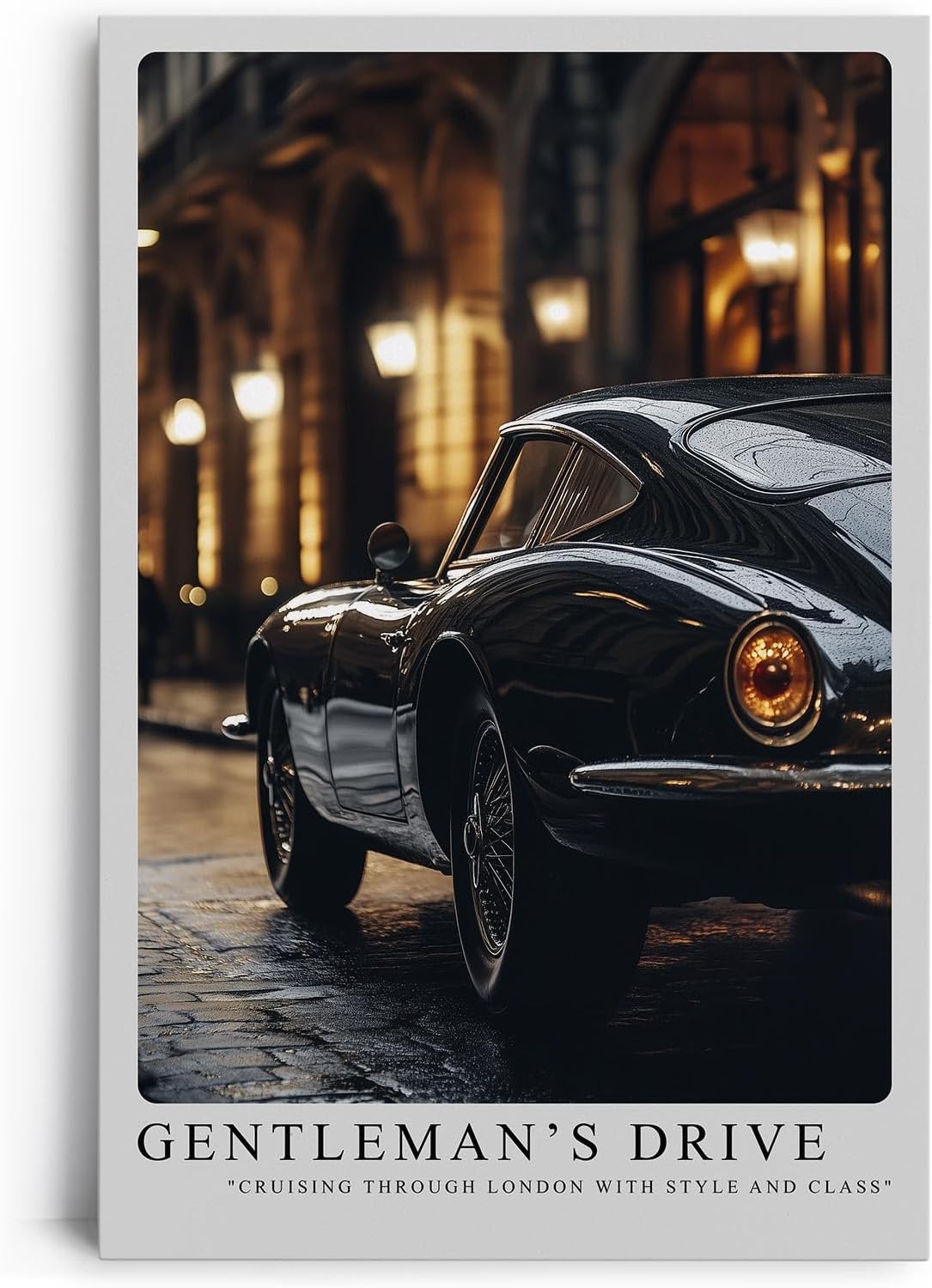 Paul Sinus Leinwandbild 60x90cm Gentleman’s Drive Klassischer Sportwagen Londoner Nacht Eleganz und Stil Zeitlose Automobilkunst Hochwertige Wandkunst