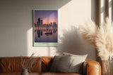 Paul Sinus Wandbild in 40x60cm City Mirror mit ruhiger Stadtsilhouette und Boot im Abendlicht für moderne Wandgestaltung