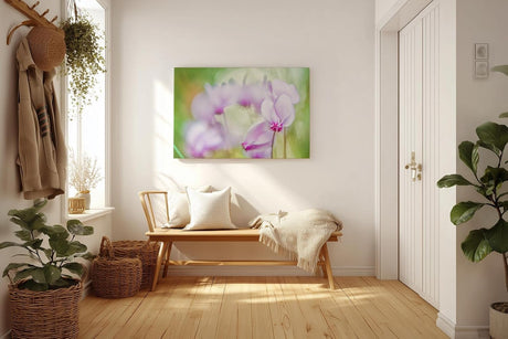 Sinus Art Wandbild 120x80cm Filigrane Cyclamenblüten in Rosa und Flieder vor weichem grünem Hintergrund