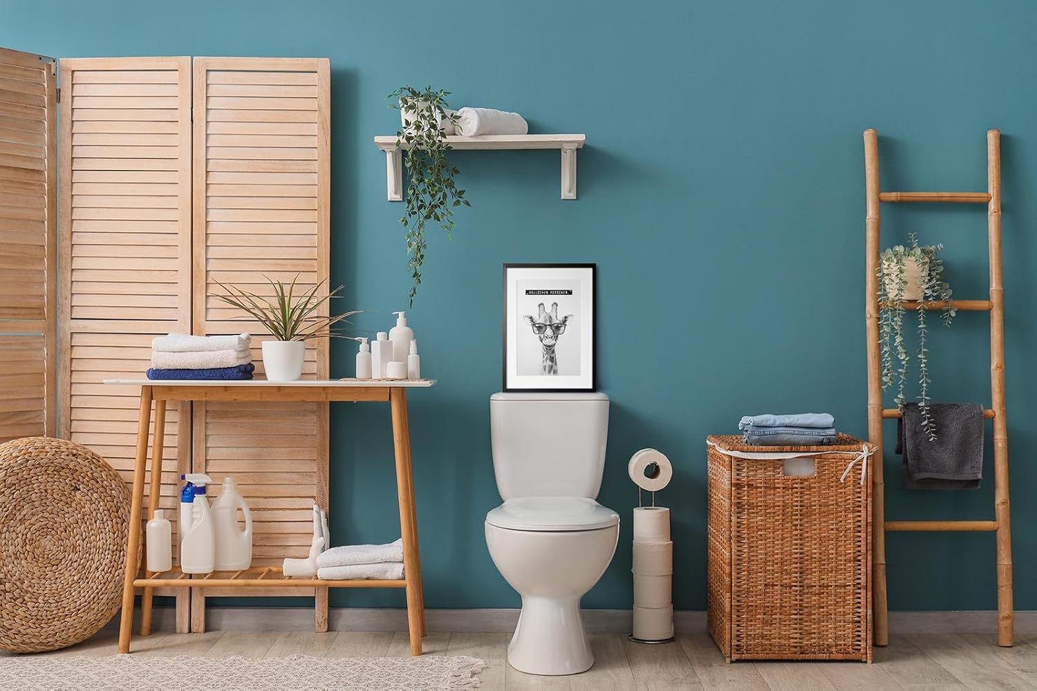 Paul Sinus Poster/Leinwandbild/Rahmenoption – Giraffe mit Brille „Hallöchen Popöchen“ – Lustige WC-Deko für dein Badezimmer