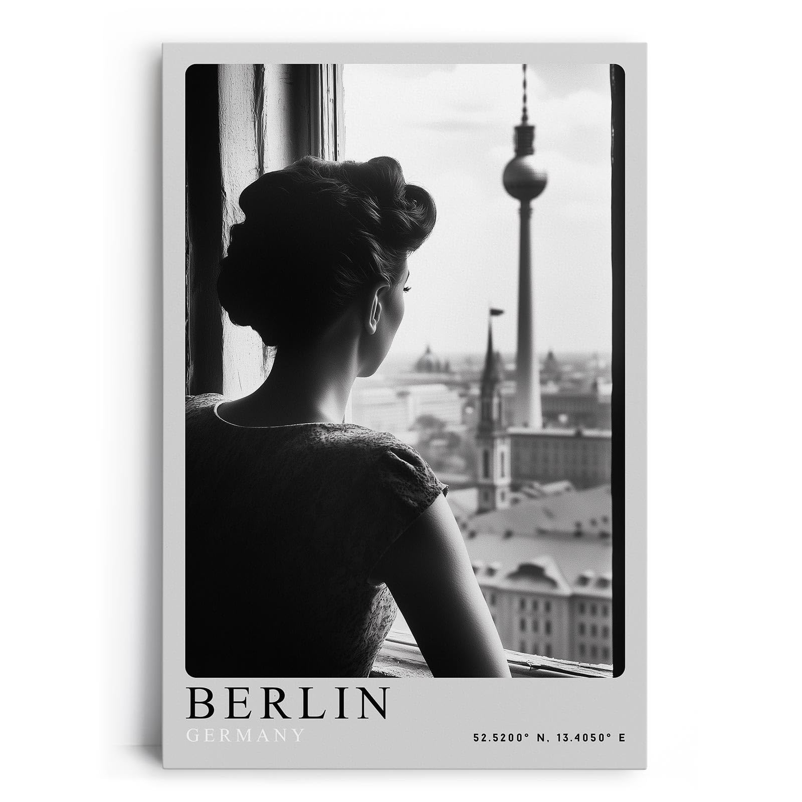 Paul Sinus Leinwandbild 80x120cm Berlin Germany Leinwandbild elegante Frau am Fenster mit Blick auf den Fernsehturm nostalgische Schwarz-Weiß-Stadtansicht