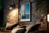 Paul Sinus Kunstdruck 40x60cm Ocean Glide Segelboot bei Sonnenlicht White Sails Under Blue Sky