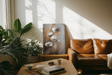 Paul Sinus 60x90cm Wandbild Eleganz der Blüten in Beige Braun – Exklusives Highlight mit floraler Kunst Blume