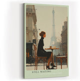 Paul Sinus Wandbild in 40x60cm Still Waiting – Romantische Szene einer Frau im schwarzen Kleid an einem Pariser Straßencafé mit Blick auf den Eiffelturm, moderne Bilder in warmen, weichen Farbtönen