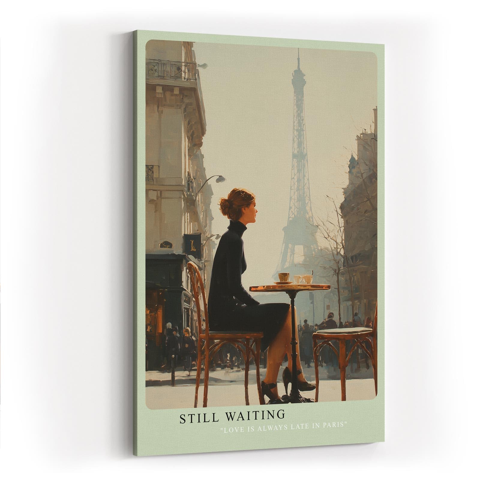Paul Sinus Wandbild in 40x60cm Still Waiting – Romantische Szene einer Frau im schwarzen Kleid an einem Pariser Straßencafé mit Blick auf den Eiffelturm, moderne Bilder in warmen, weichen Farbtönen