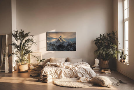 Sinus Art Wandbild 120x80cm Massiver schneebedeckter Berg ragt in dramatisches Lichtspiel – eindrucksvoll und still