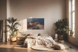 Sinus Art Wandbild 120x80cm Verlaufende Mauerzüge durch hügelige Landschaft in weichem Licht
