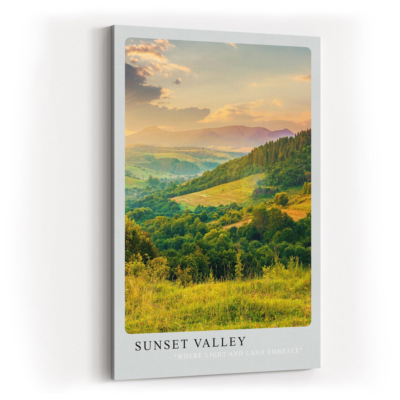 Paul Sinus Kunstdruck 40x60cm Sunset Valley mit weitem grünem Tal im Licht der untergehenden Sonne