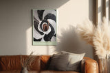 Paul Sinus Wandbild in 40x60cm Shades of Stillness – Abstraktes Blütenmotiv in Schwarz-, Weißund Brauntönen