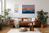 Sinus Art Wandbild 120x80cm Leuchtend rote Bergspitzen im ersten Sonnenlicht mit kühler Schneelandschaft
