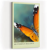 Paul Sinus Kunstdruck 40x60cm Schmetterling Nahaufnahme mit orange-schwarzen Flügeln – Moment voll Balance und Ruhe