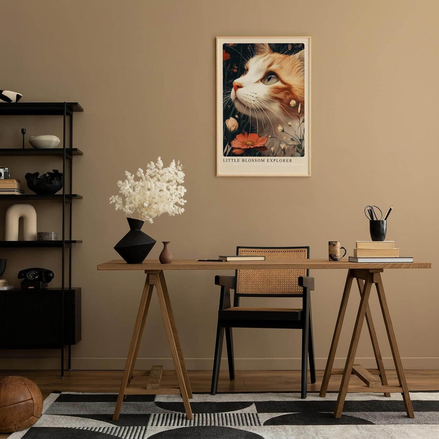 Paul Sinus Leinwandbild 40x60cm bezauberndes Katzenporträt mit neugierigem Blick inmitten blühender Blumen, kunstvolle Naturillustration