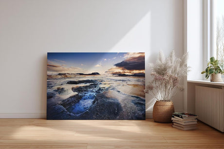 Sinus Art Wandbild 120x80cm Faszinierende isländische Lavalandschaft mit Geysiren, Felsen und dramatischem Himmel