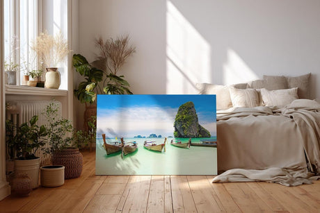 Sinus Art Wandbild 120x80cm Farbintensive Szene mit traditionellen Booten vor tropischer Felskulisse