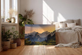 Sinus Art Wandbild 120x80cm Dramatische Berglandschaft mit goldenen Sonnenstrahlen und markanten Felsen