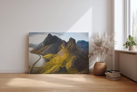 Sinus Art Wandbild 120x80cm Faszinierendes Bergmassiv an der Küste mit einzigartiger Topografie für starke Raumwirkung