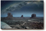 Sinus Art Wandbild 120x80cm Faszinierende Landschaft mit ikonischen Felsformationen unter der Milchstraße