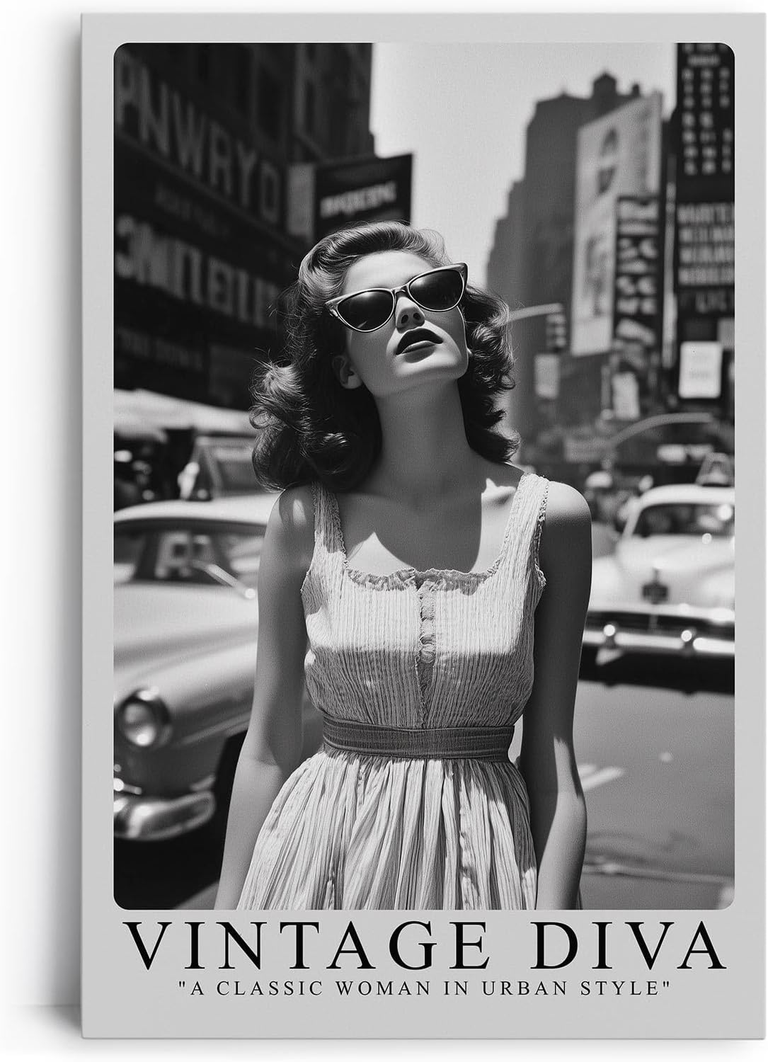 Paul Sinus Leinwandbild 40x60cm Leinwandbild Vintage Diva – Stilvolle Schwarz-Weiß-Fotografie einer glamourösen Frau in urbaner Kulisse, Retro-Ästhetik