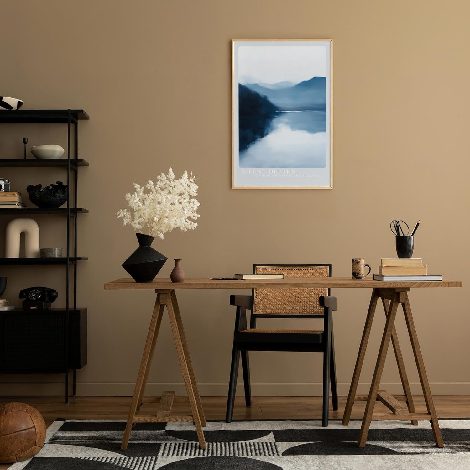 Paul Sinus Leinwandbild 80x120cm Stille Tiefen – Sanfte Berglandschaft mit nebliger Atmosphäre, ruhiger Wasserreflexion und meditativer Wirkung