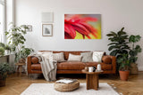 Sinus Art Wandbild 120x80cm Detailreiche Nahaufnahme roter Blütenblätter mit glitzerndem Tautropfen