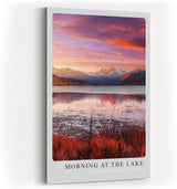 Paul Sinus Kunstdruck 40x60cm Morning at the Lake – Alpenpanorama mit ruhigem See im Morgenlicht in Rosa und Violett