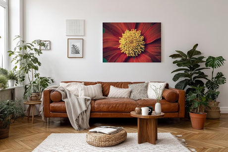 Sinus Art Wandbild 120x80cm Großaufnahme einer roten Blüte mit leuchtend gelbem Zentrum – naturstark und markant