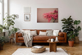 Sinus Art Wandbild 120x80cm Rosa Blüte im Vordergrund vor einfarbigem ruhigen Hintergrund – ästhetisch und dezent