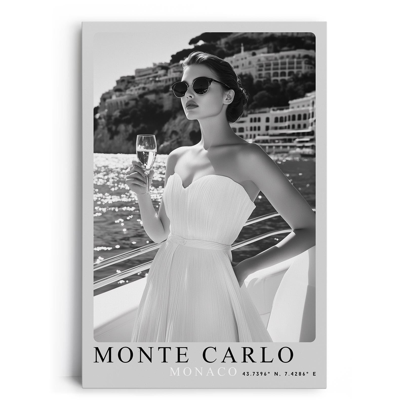 Paul Sinus Leinwandbild 40x60cm Leinwandbild Monte Carlo – Stilvolle Schwarz-Weiß-Fotografie einer eleganten Frau auf einer Yacht, luxuriöse Ästhetik