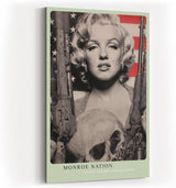 Paul Sinus Wandbild in 40x60cm Marilyn Monroe mit Gewehren in Schwarz-Weiß vor US-Flagge – ausdrucksstarkes Pop-Art-Porträt
