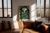 Paul Sinus Wandbild in 40x60cm The Sacred Bloom Botanische Darstellung einer weißen Blüte mit grünen Blättern vor golden verziertem Hintergrund