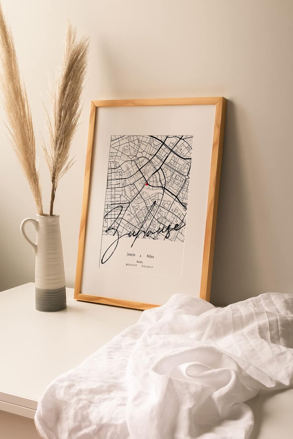 Paul Sinus Bilderrahmen personalisiert mit deinen GPS Koordinaten und Namen. 30cm x 42cm Holz Wechselrahmen mit Glas und Passepartout. Geschenkidee. Individuelle Stadtkarte. (ohne Rahmen)
