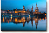 Sinus Art Wandbild 120x80cm Beleuchtete Sehenswürdigkeiten der Dresdner Altstadt im Spiegelbild der Elbe zur blauen Stunde