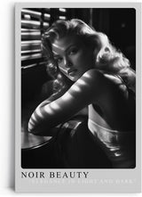 Paul Sinus Leinwandbild 60x90cm faszinierende Noir-Fotografie einer eleganten Frau im Spiel von Licht und Schatten, stilvolle Schwarz-Weiß-Kunst
