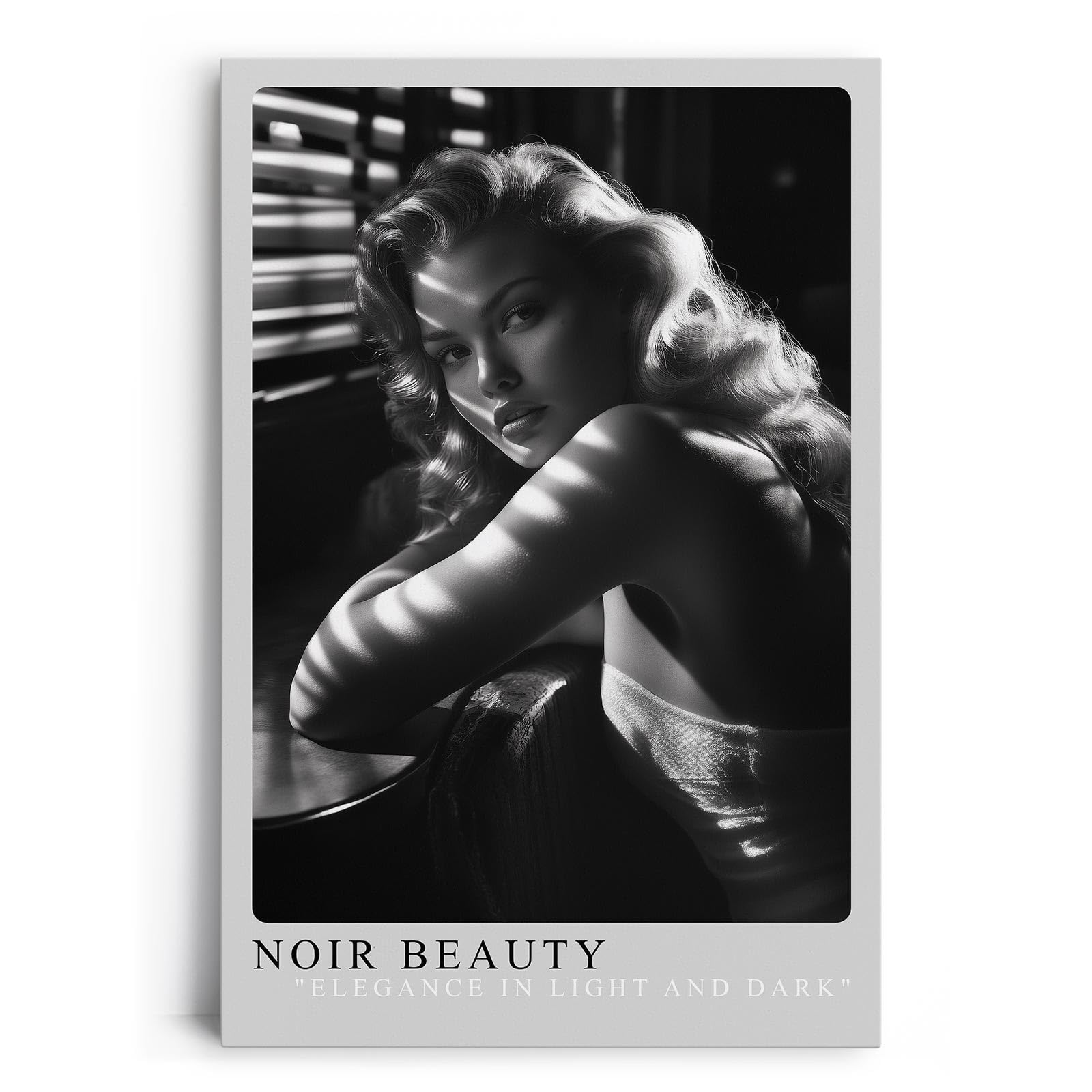 Paul Sinus Leinwandbild 60x90cm faszinierende Noir-Fotografie einer eleganten Frau im Spiel von Licht und Schatten, stilvolle Schwarz-Weiß-Kunst