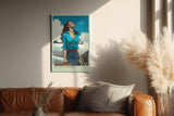Paul Sinus Wandbild in 40x60cm The Long Goodbye mit stilvoller Frau vor silbernem Flugzeug und Blick in den Himmel für elegante Wandgestaltung