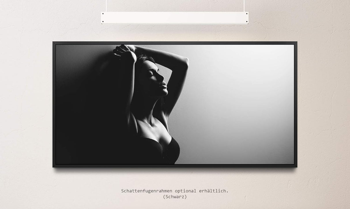 Frau in Unterwäsche ca. 130x70cm Wandbild inklusive Schattenfugenrahmen schwarz - Panorama Leinwand Bild XXL Format Wandbilder Wohnzimmer Wohnung Deko Kunstdrucke