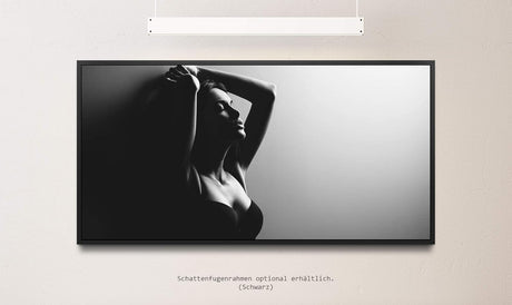 Frau in Unterwäsche ca. 130x70cm Wandbild inklusive Schattenfugenrahmen schwarz - Panorama Leinwand Bild XXL Format Wandbilder Wohnzimmer Wohnung Deko Kunstdrucke