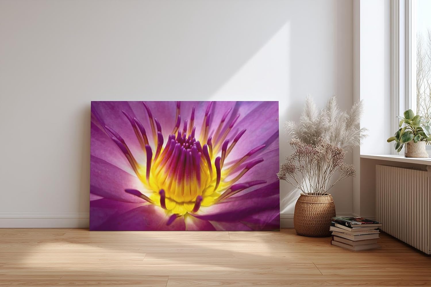 Sinus Art Wandbild 120x80cm Lotusblume in Violett mit leuchtendem Inneren – kraftvoll, symbolisch und beruhigend
