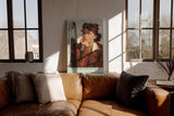 Paul Sinus Wandbild in 40x60cm Ready for Takeoff, Boys – Pin-up-Pilotin in Lederjacke und Fliegerbrille mit verträumtem Blick