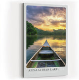 Paul Sinus Kunstdruck 40x60cm Appalachian Lake mit Sonnenuntergang – Naturidylle mit Kanu in ruhigem Wasser