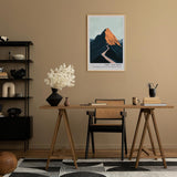 Paul Sinus Leinwandbild 80x120cm stilisierte Berglandschaft mit goldenem Gipfel und abstrakter Tiefe – kunstvolles Leinwandbild für moderne Raumgestaltung