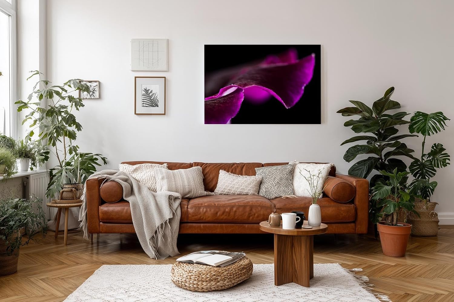 Sinus Art Wandbild 120x80cm Extreme Nahaufnahme eines Blütenblatts mit sattem Lila auf dunklem Grund